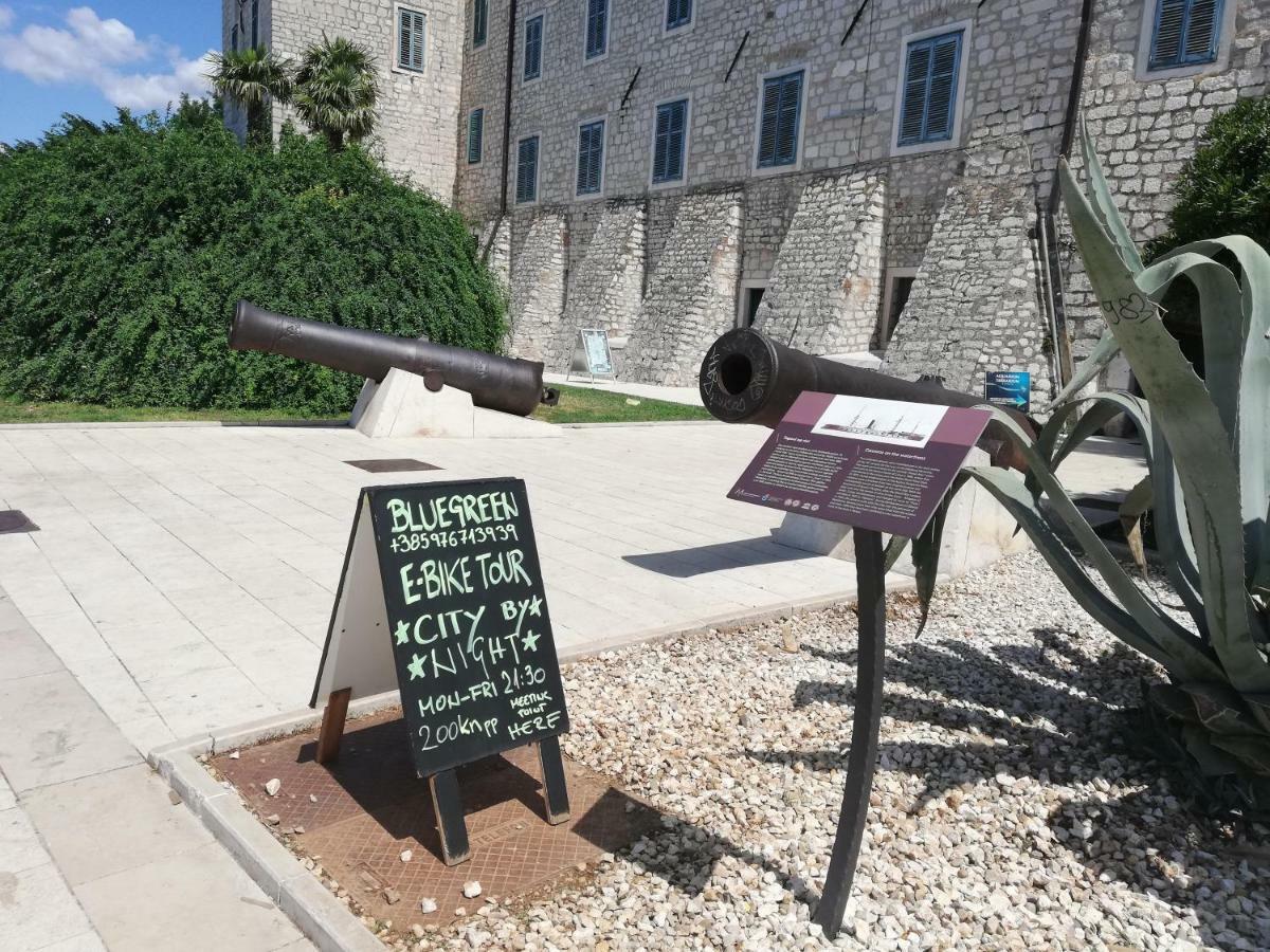 2 Cannons/Old Town ชิเบนิก ภายนอก รูปภาพ